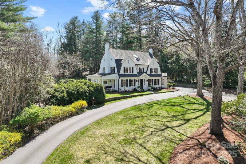 Property image 2 at 28 Cedarcliff Road, Asheville, NC 28803