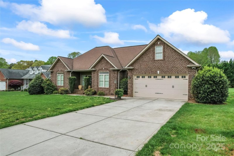 Property image 2 at 132 Postell Drive, Statesville, NC 28625