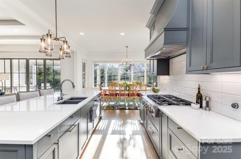 Property image 5 at 510 Poindexter Drive, Charlotte, NC 28209