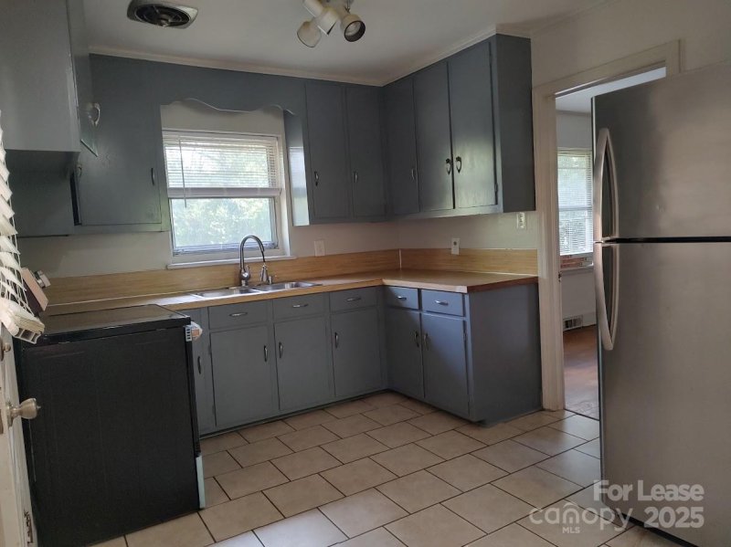 Property image 5 at 750 Brockbank Road, Charlotte, NC 28209