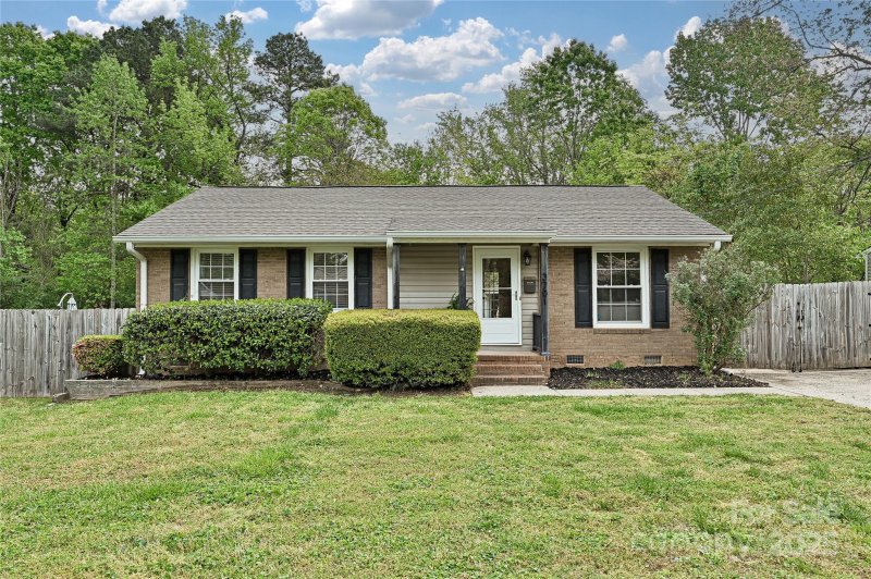 Property image 3 at 3701 Slagle Drive, Charlotte, NC 28215