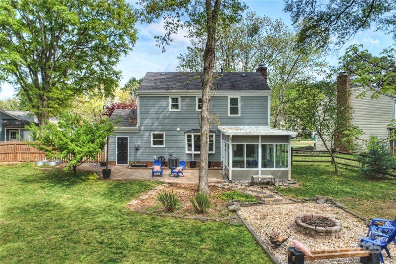 Property image 2 at 11700 Fernhurst Lane, Charlotte, NC 28277