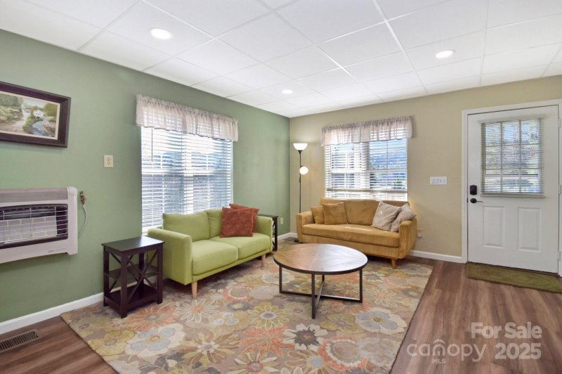 Property image 4 of 308 Lakeview Drive in Lakeview Acres, Deep Gap, NC 28618