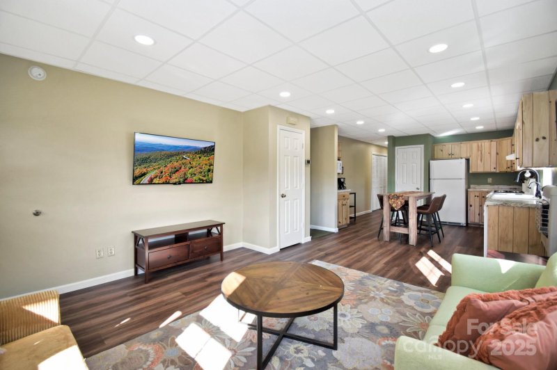 Property image 5 of 308 Lakeview Drive in Lakeview Acres, Deep Gap, NC 28618