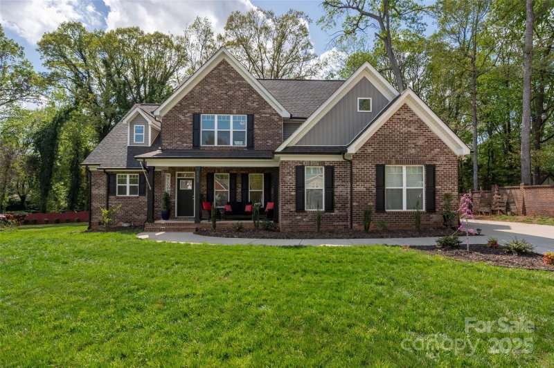 8209 Bella Vista Court