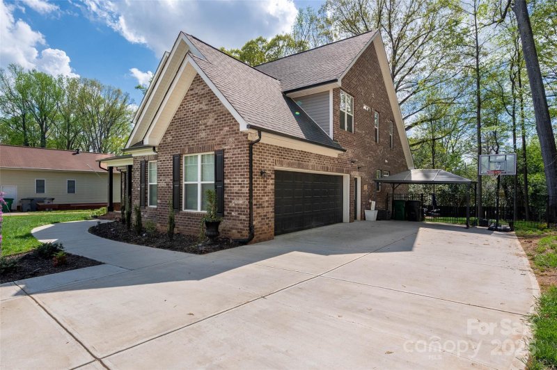 Property image 5 at 8209 Bella Vista Court, Charlotte, NC 28216