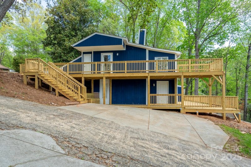 2066 Marquesas Avenue