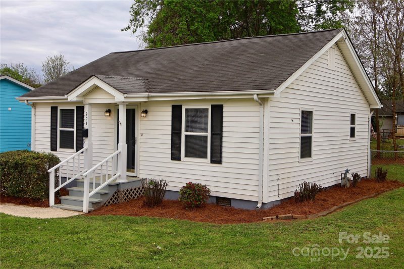 Property image 2 at 904 Brook Street, Belmont, NC 28012