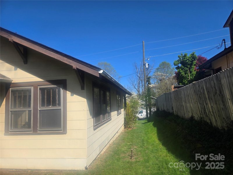 Property image 2 at 58 Balm Grove Avenue, Asheville, NC 28806