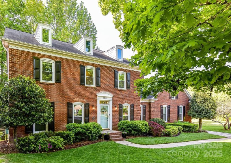 Property image 2 at 5043 Hickory Lake Lane, Matthews, NC 28105