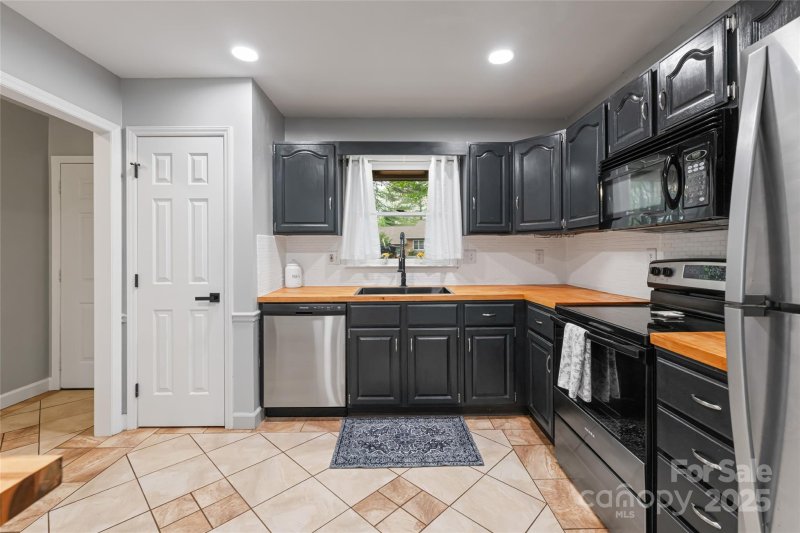 Property image 4 at 28 Sagebrush Circle, Etowah, NC 28729