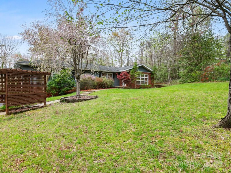 Property image 2 at 4 Botany Court, Asheville, NC 28805