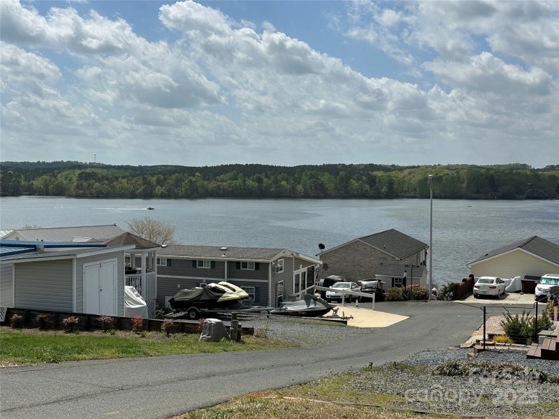 Property image 4 of 171 Grand View Drive in Badin Shores Resort, New London, NC 28127