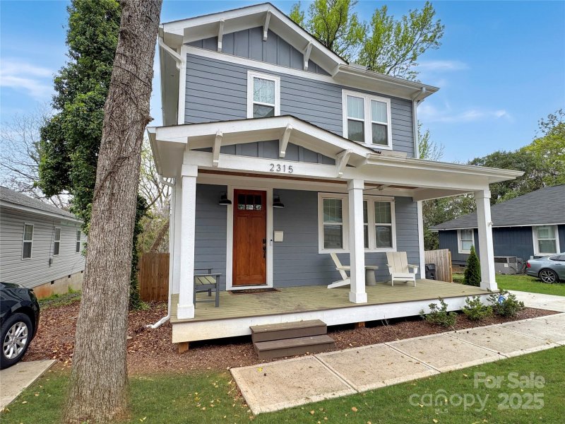 Property image 3 of 2315 Dundeen Street in Washington Heights, Charlotte, NC 28216
