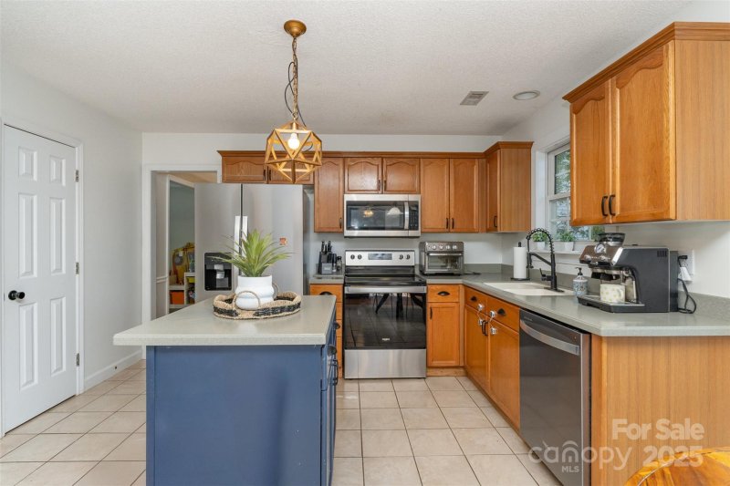 Property image 3 at 114 Rolling Stone Court, Mooresville, NC 28117