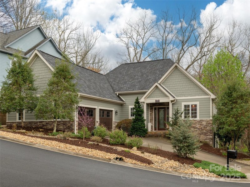 Property image 2 at 139 Deep Valley Lane, Hendersonville, NC 28791