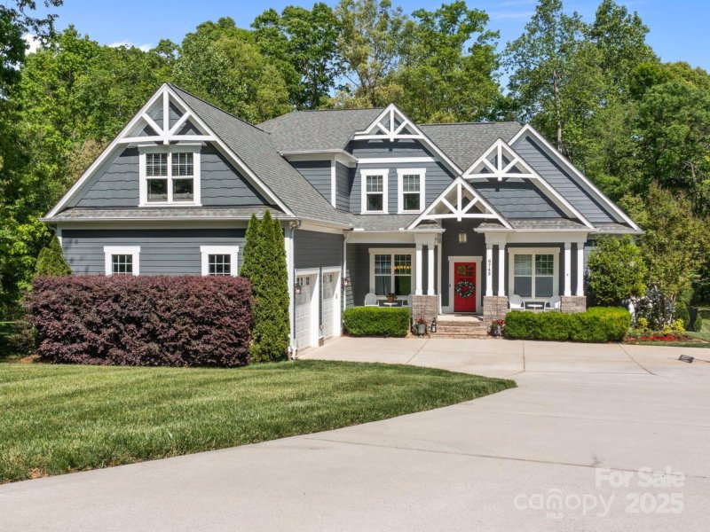 Property image 2 at 6743 Fox Ridge Circle, Davidson, NC 28036