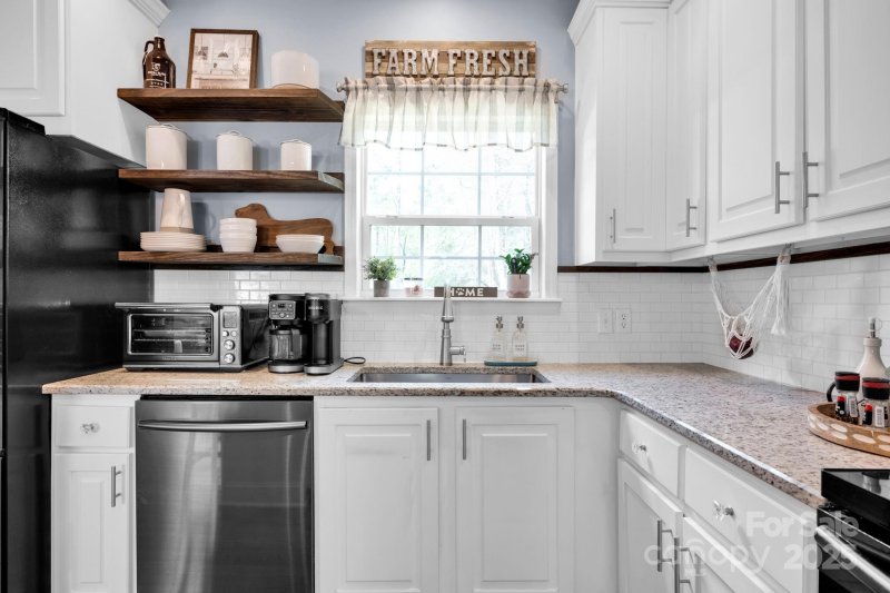 Property image 5 at 2895 Sweeping Pine Lane, Denver, NC 28037