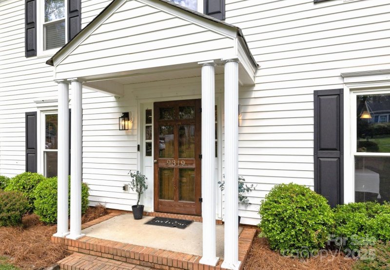 Property image 5 at 9319 Harps Mill Court, Charlotte, NC 28270
