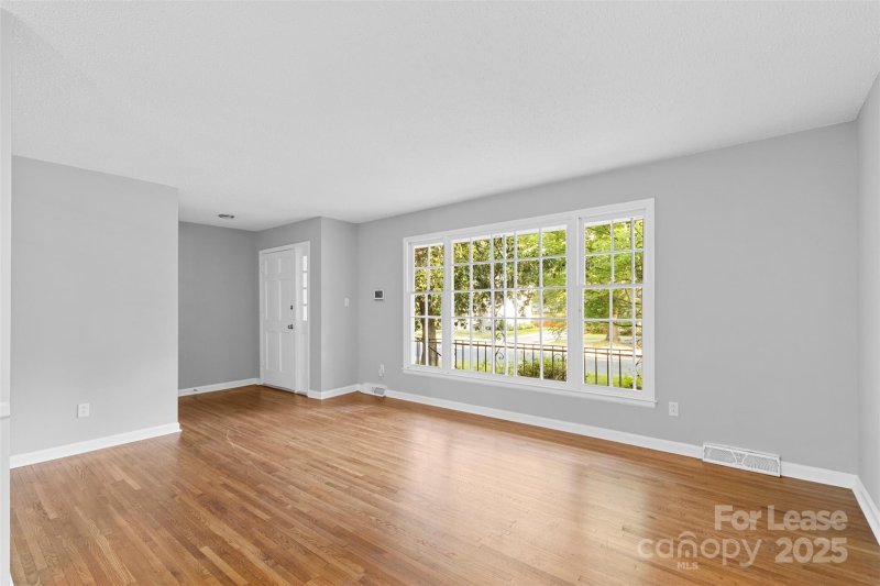 Property image 2 at 2122 Knickerbocker Drive, Charlotte, NC 28215