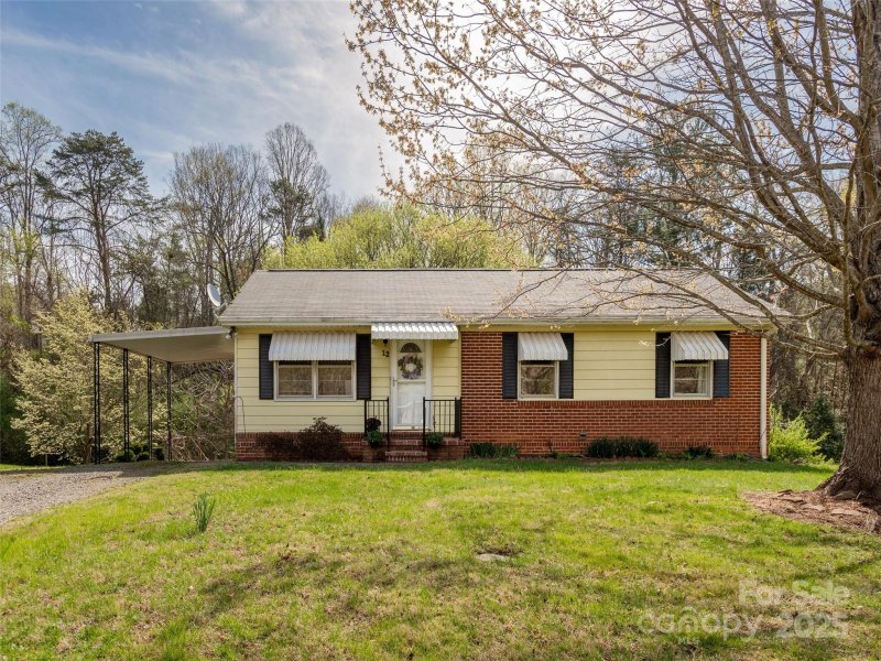 Property image 2 at 12 Birchwood Lane, Asheville, NC 28805