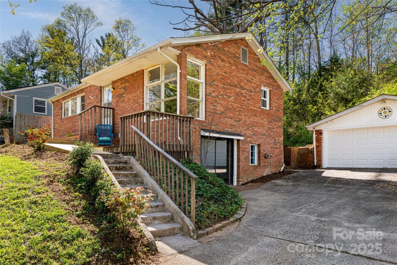 Property image 3 at 25 Bassett Road, Asheville, NC 28804