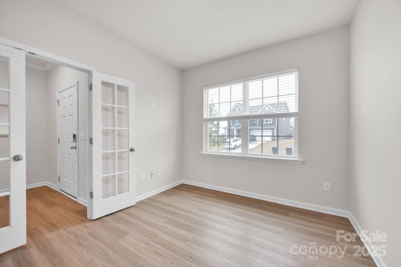 Property image 4 of 129 Rooster Tail Lane in Falls Cove at Lake Norman, Troutman, NC 28166