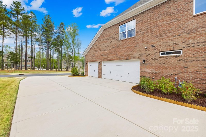 Property image 5 at 705 Brown Creek Drive, Matthews, NC 28104