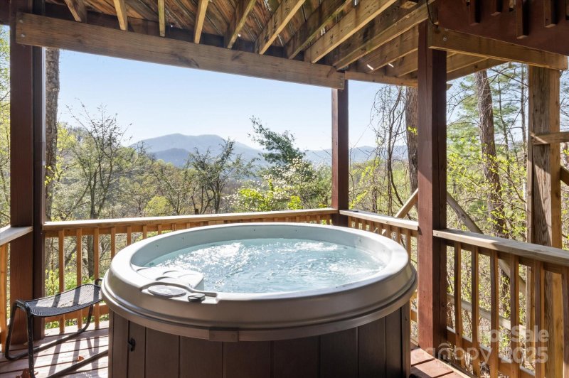 Property image 3 at 573 Countryside Drive, Waynesville, NC 28785