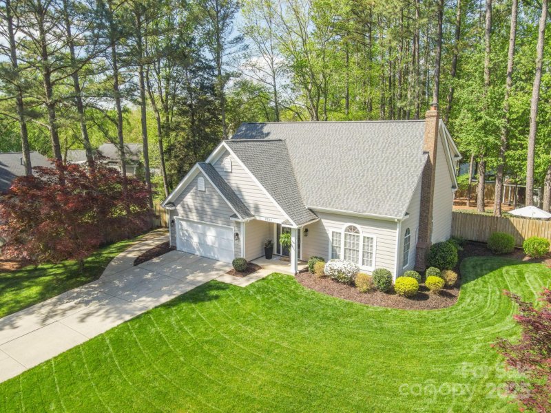 Property image 3 at 8707 Copenhagen Lane, Charlotte, NC 28216