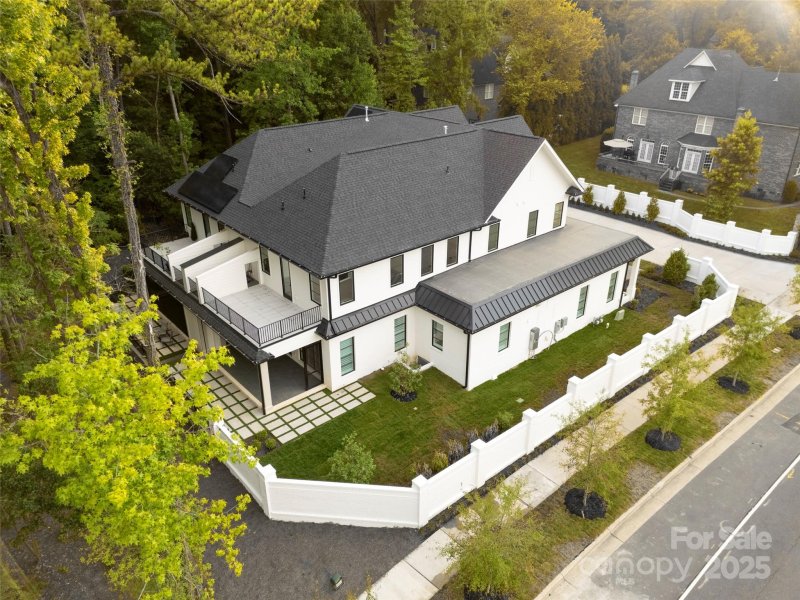 Property image 4 of 5031 Gilchrist Road in Trinity Park, Charlotte, NC 28211