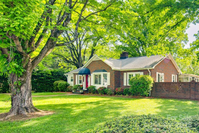 Property image 3 at 1473 12th Street Drive, Hickory, NC 28601