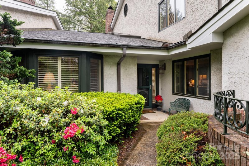 Property image 3 at 11 Bourne Lane, Asheville, NC 28803