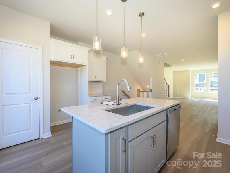 Property image 4 of 5727 Castlerea Drive in Southmont, Charlotte, NC 28217