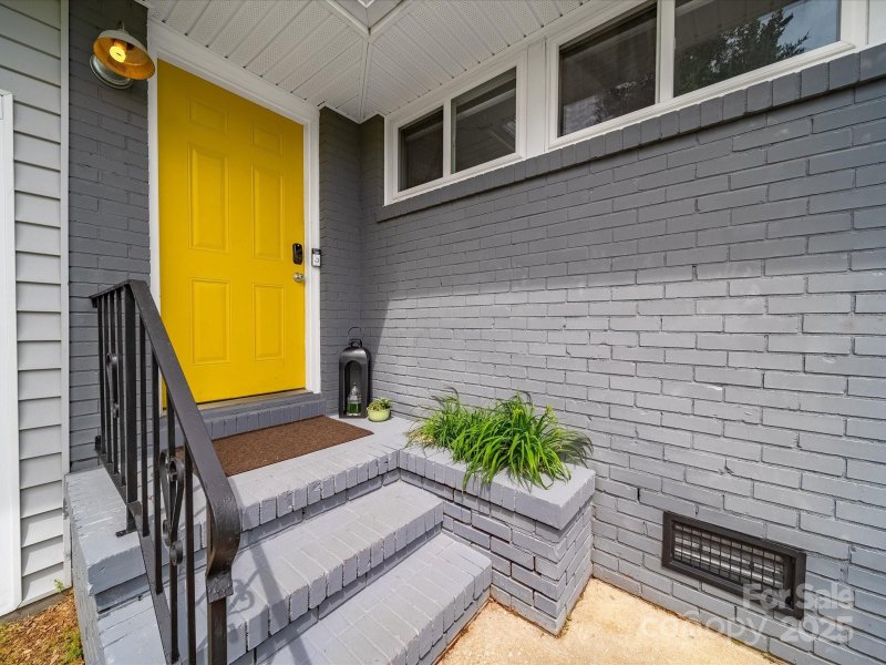 Property image 2 at 4024 Seaforth Drive, Charlotte, NC 28205