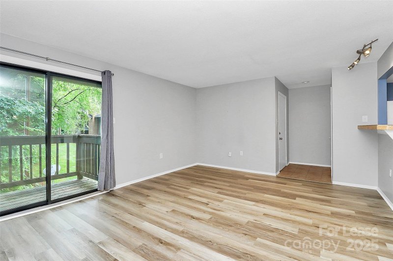 Property image 2 at 5012 Sardis Road, Charlotte, NC 28270