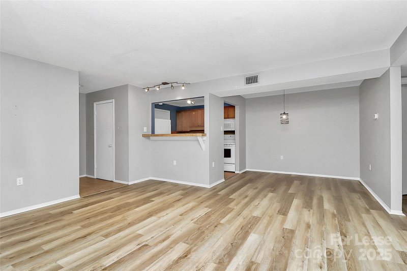 Property image 5 at 5012 Sardis Road, Charlotte, NC 28270