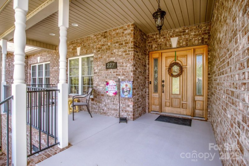 Property image 3 at 227 Donsdale Drive, Statesville, NC 28625