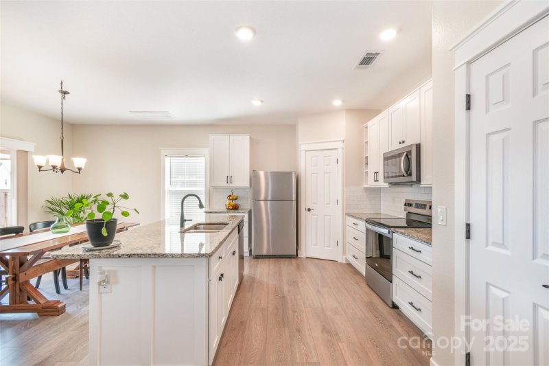 Property image 5 at 1124 Culver Spring Way, Charlotte, NC 28215