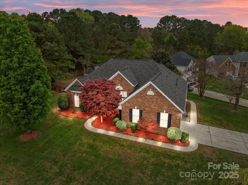 5629 Berry Ridge Drive