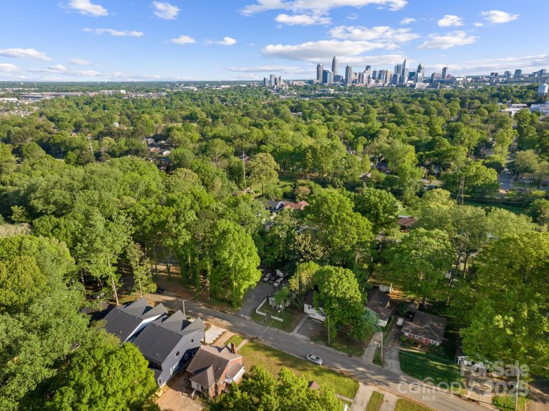 Property image 2 of 2008 St John Street in Lincoln Heights, Charlotte, NC 28216