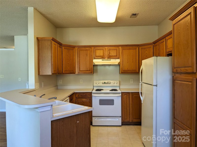 Property image 4 at 6014 Briggs Drive, Charlotte, NC 28269