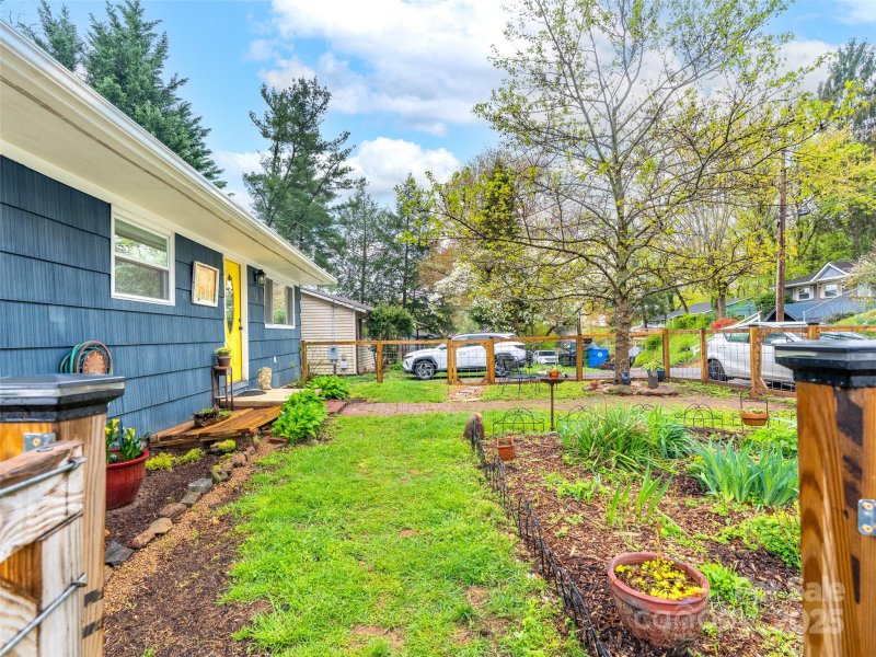 Property image 2 at 64 Greeley Street, Asheville, NC 28806