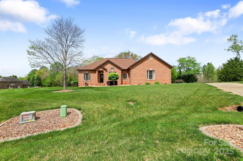 Property image 2 at 121 Capstone Court, Statesville, NC 28625