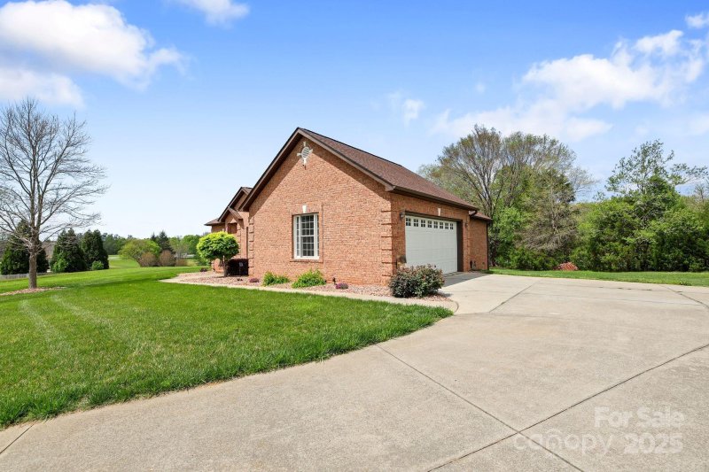 Property image 3 at 121 Capstone Court, Statesville, NC 28625