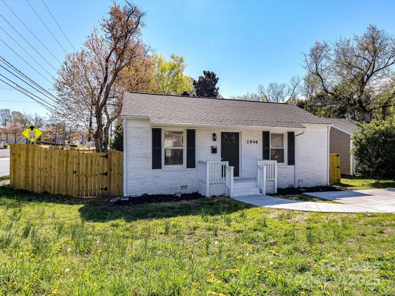 Property image 3 at 1946 Academy Street, Charlotte, NC 28205