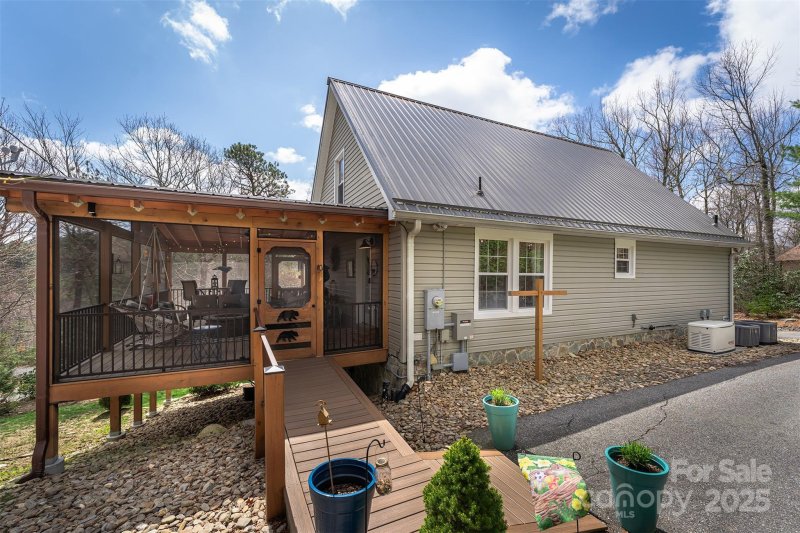 Property image 3 at 7788 Parks Mountain Drive, Newland, NC 28657