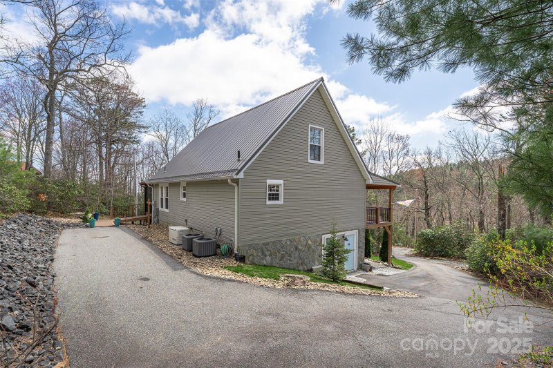 Property image 4 at 7788 Parks Mountain Drive, Newland, NC 28657
