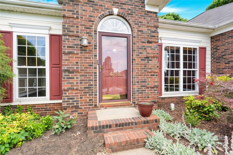 Oak Park, Concord Community