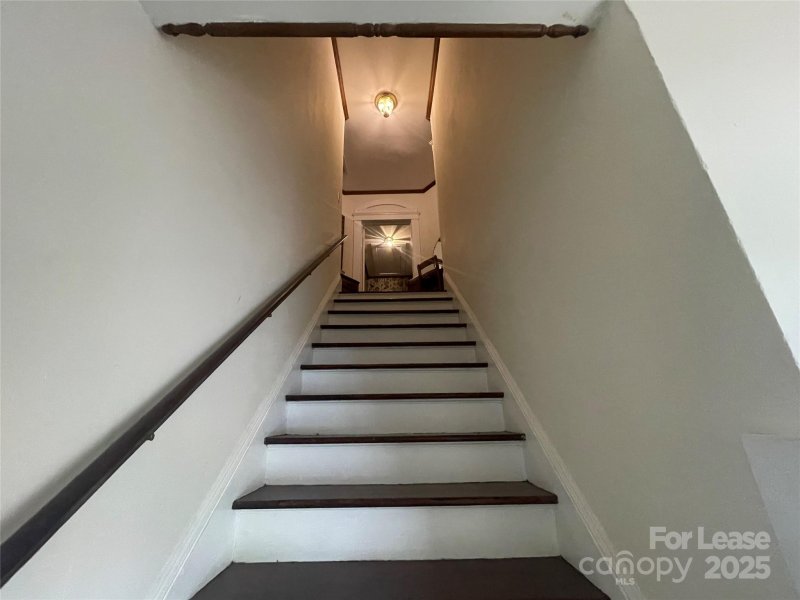 Property image 3 at 501 E Kingston Avenue, Charlotte, NC 28203